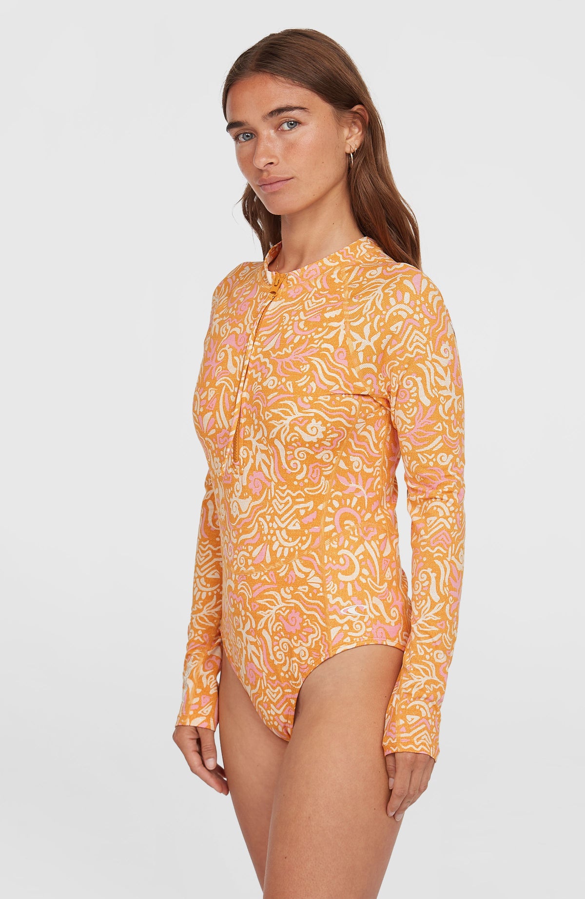 Women of the Wave surfbadpak met lange mouwen | Orange Abstract Wave