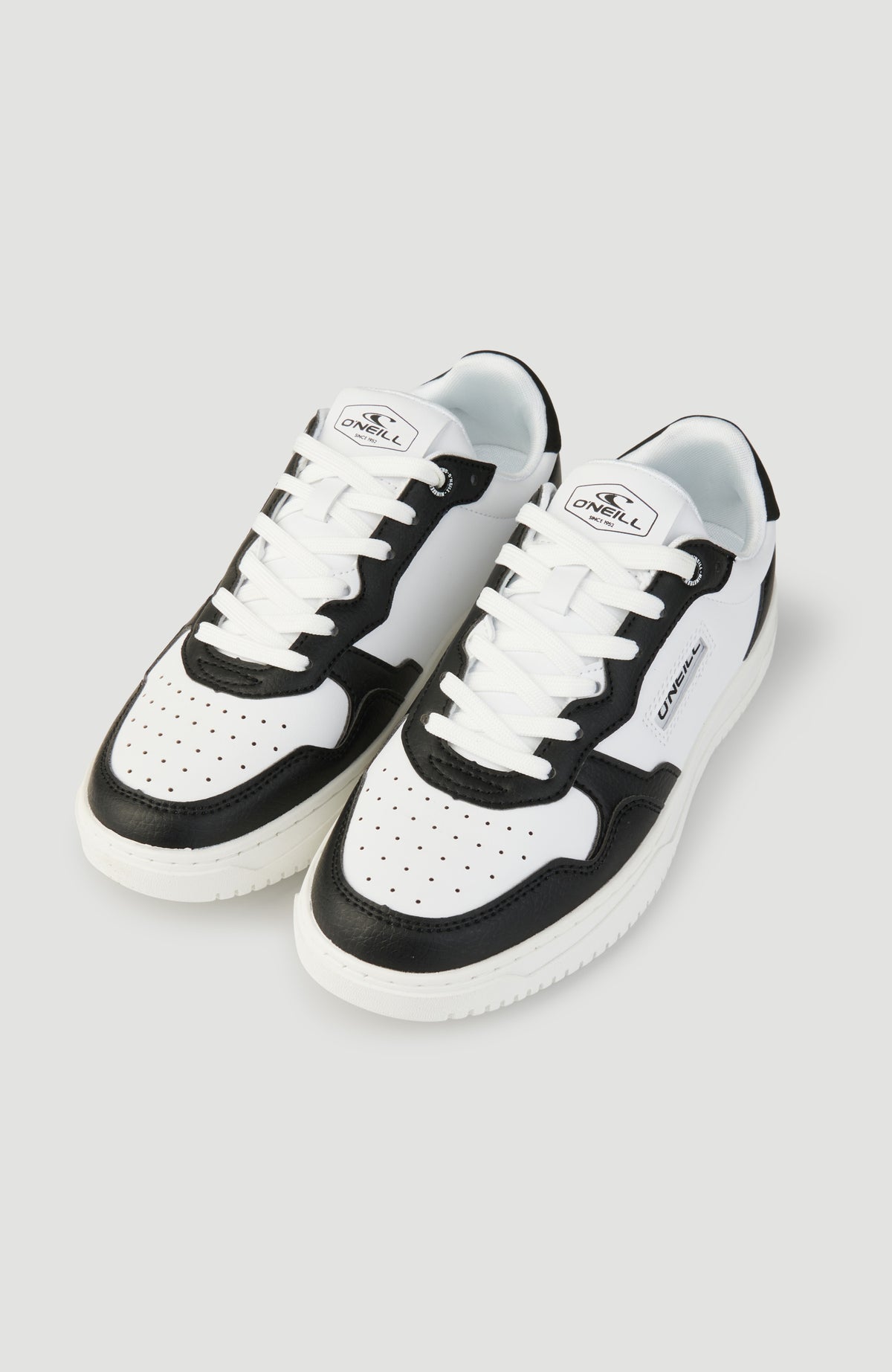 GALVESTON LOW Sneaker | Black/ White