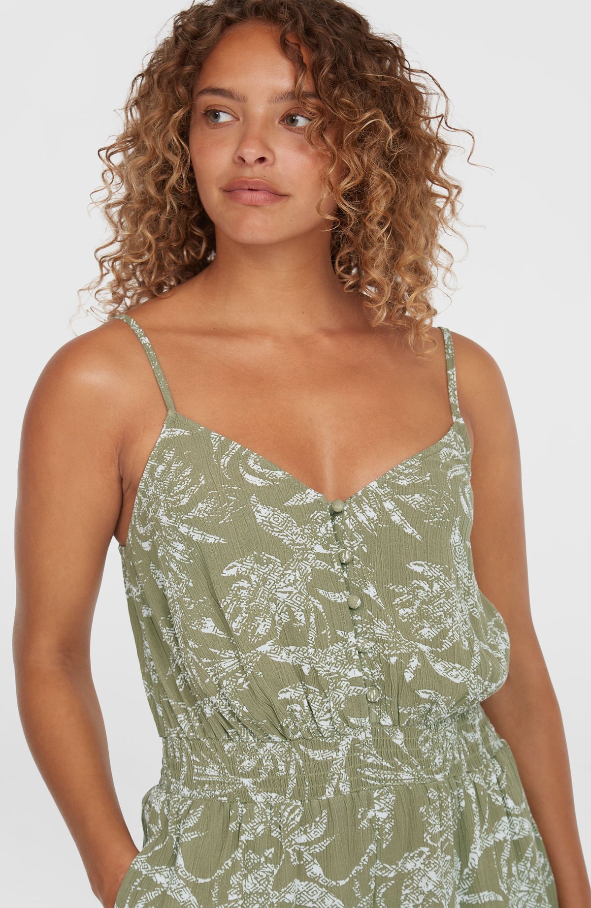 Playsuit met knoopsluiting en dunne bandjes | Green Textured Jungle