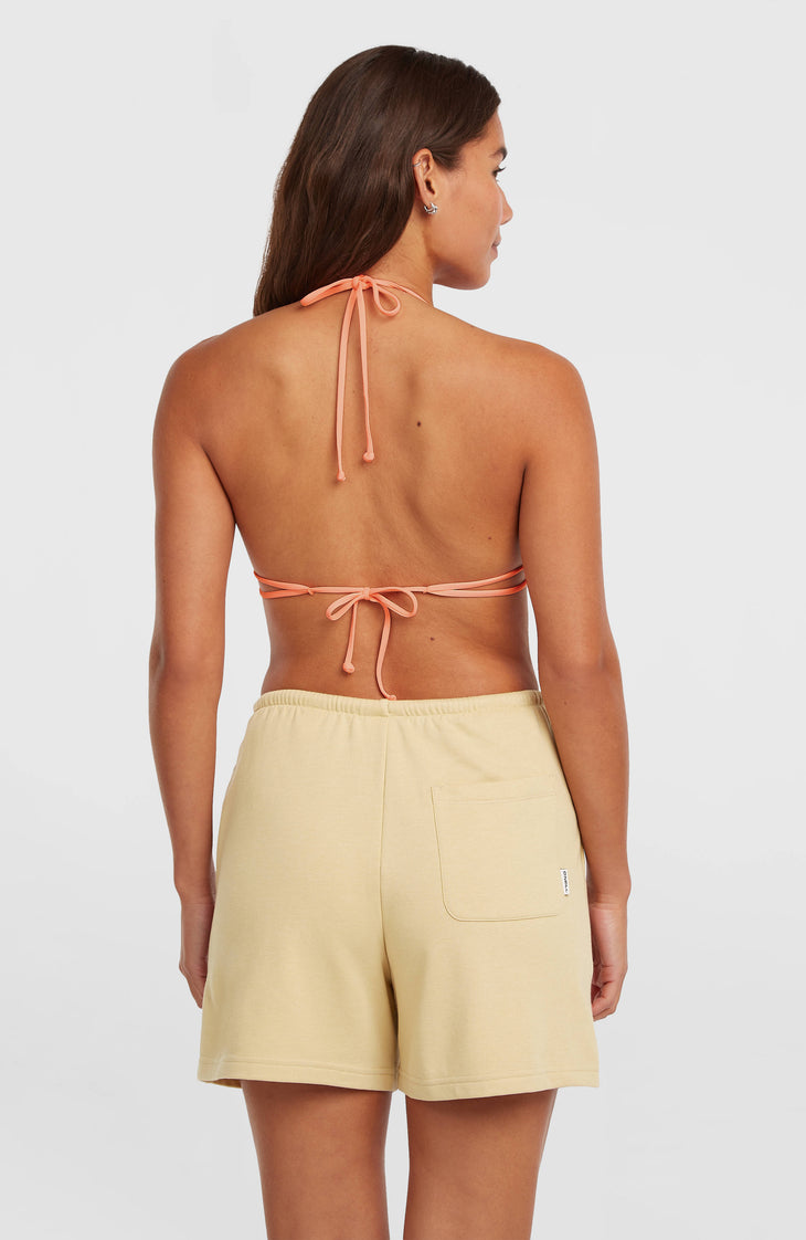 Essentials Script sweatshort | Cocoa Sand