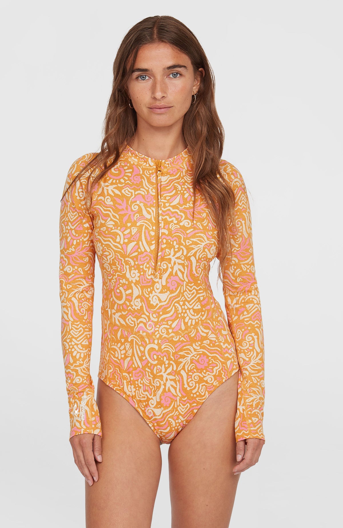 Women of the Wave surfbadpak met lange mouwen | Orange Abstract Wave