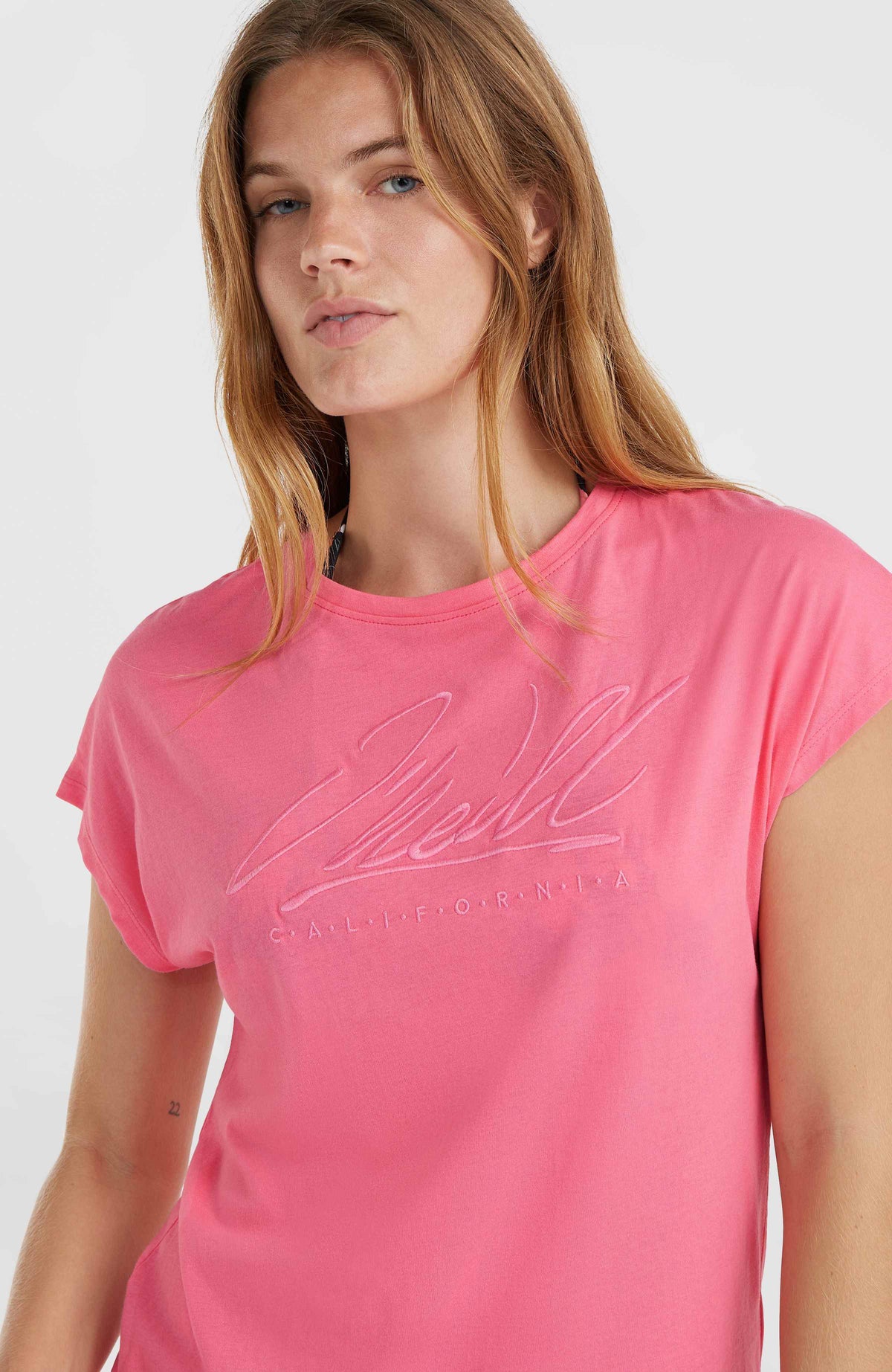 Essentials O'Neill Signature T-shirt | Perfectly Pink