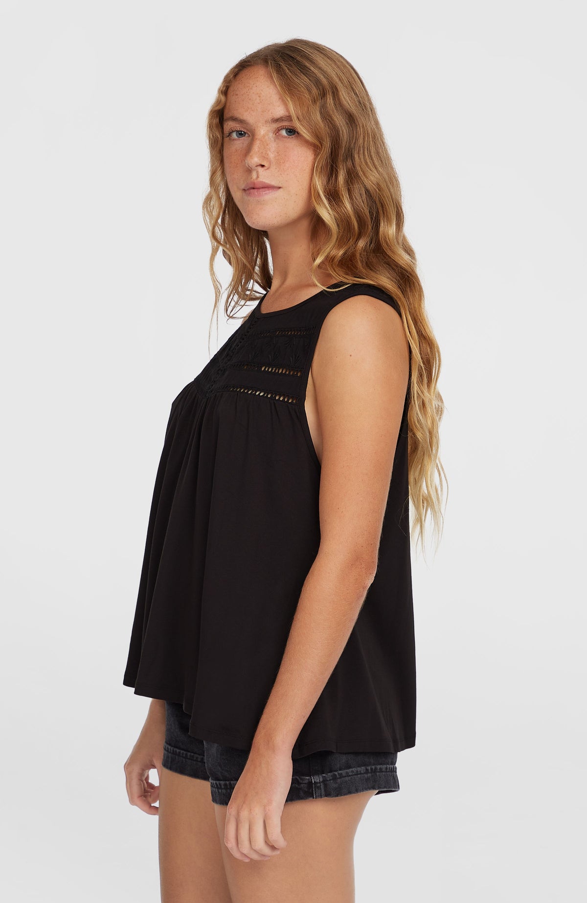 Essentials Tokeena tanktop met borduursel | Black Out