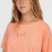 Essentials Script losvallend T-shirt | Coral Pink