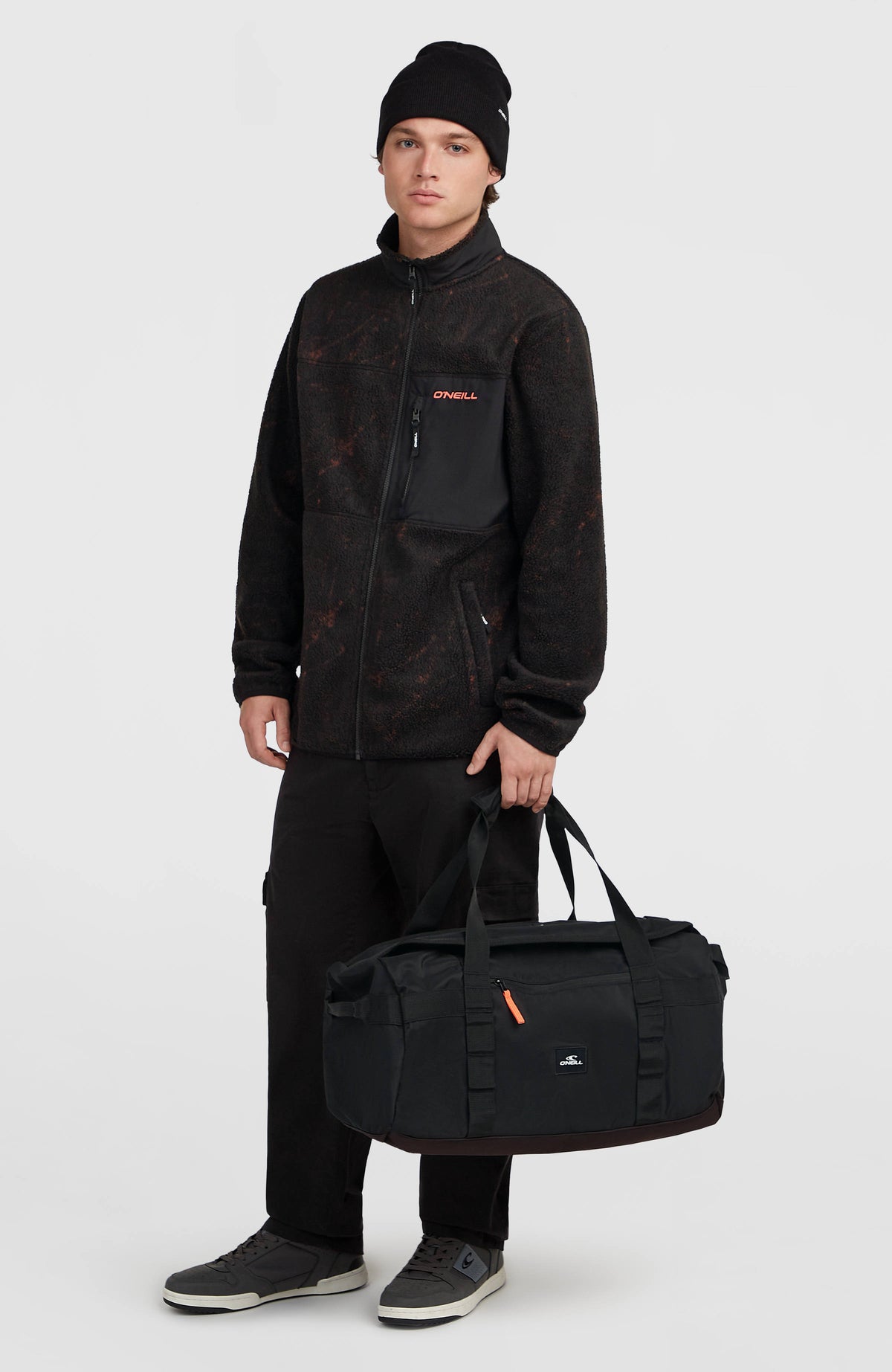 O'Neill reistas | Black Out