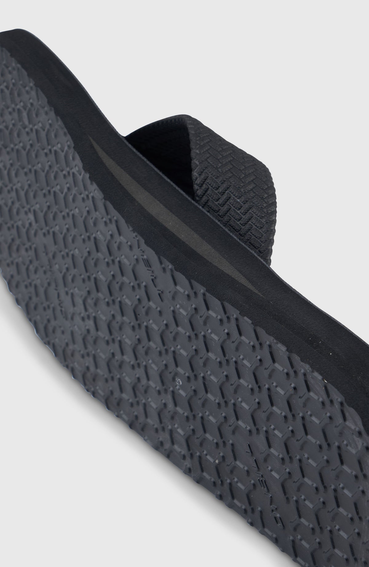 Chad slippers | Black Out