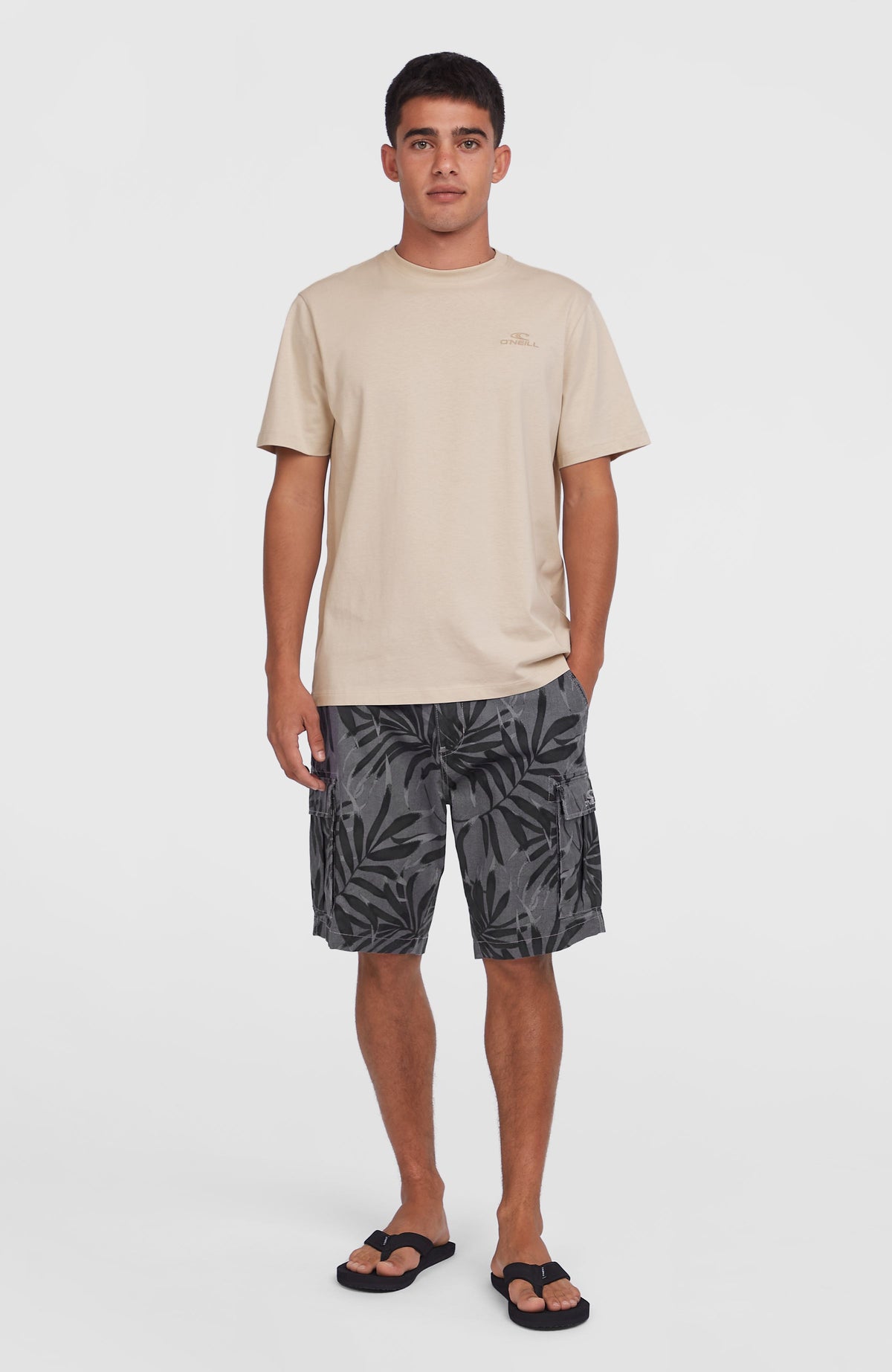 Essentials cargoshort | Black Dipped Leaves