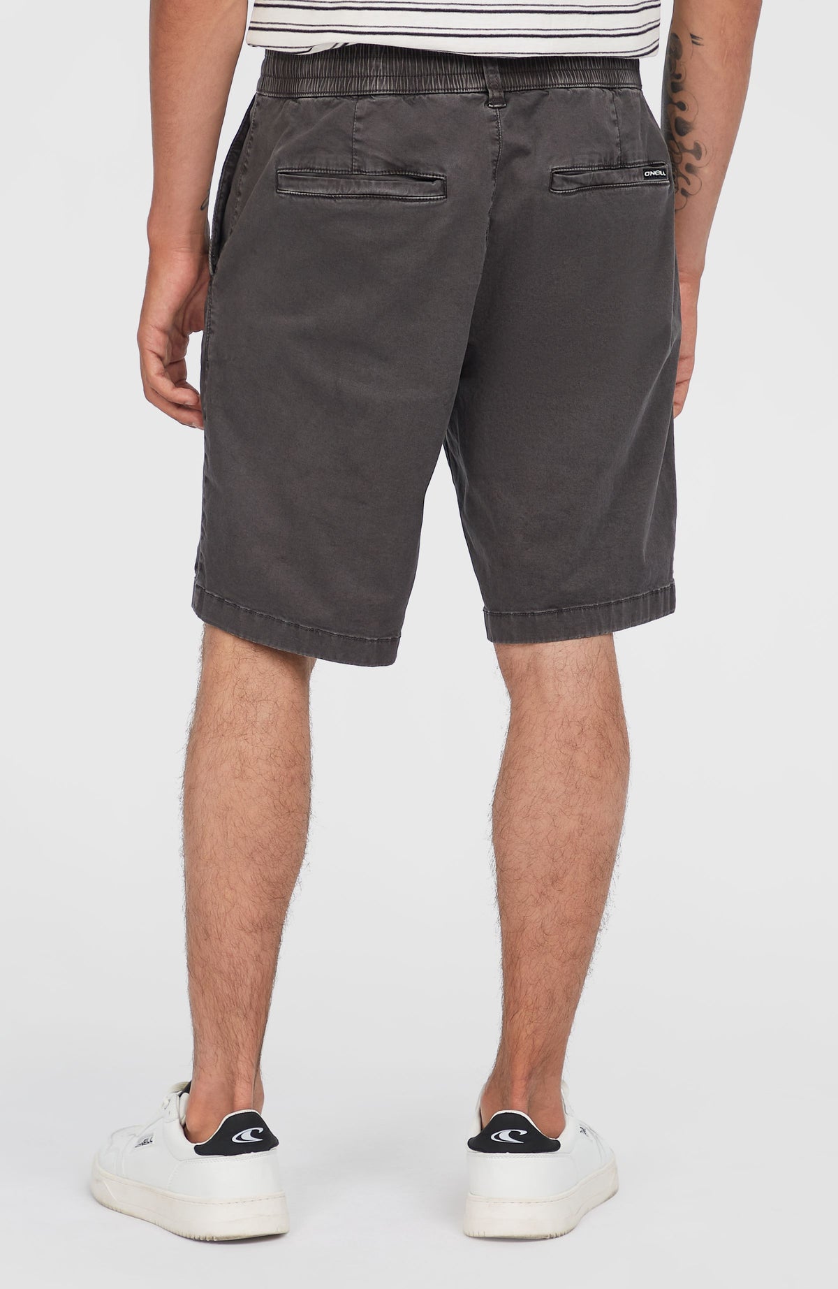 Essentials chinoshort | Raven