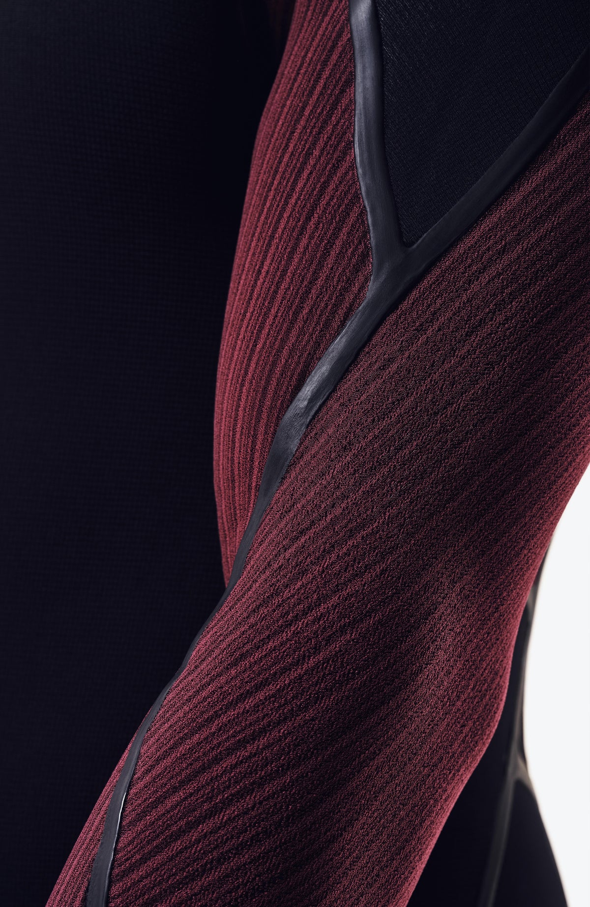 Hyperfreak Fire 4/3mm Chest Zip Full Wetsuit | BLACK/DARK RED