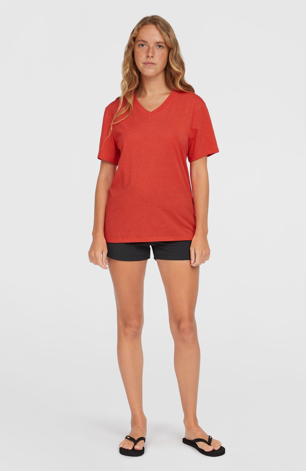 T-shirt Essentials met V-hals | Sunrise Red