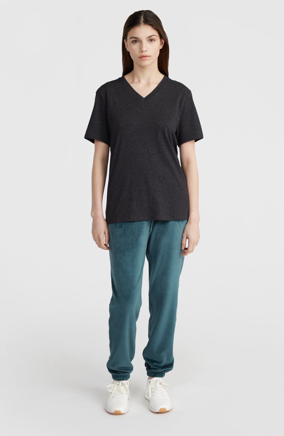 T-shirt Essentials met V-hals | Black Out